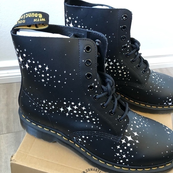 Dr. Martens 1460 PASCAL STARS LEATHER LACE UP BOOTS 11 M 12 W - Picture 3 of 9